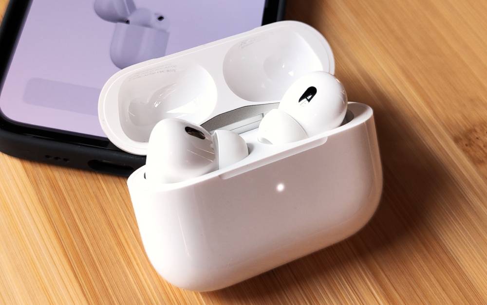AirPods lampeggia arancione: come risolvere il problema