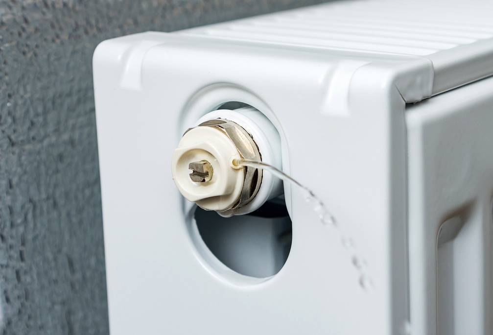 Guida completa su come sfiatare i termosifoni