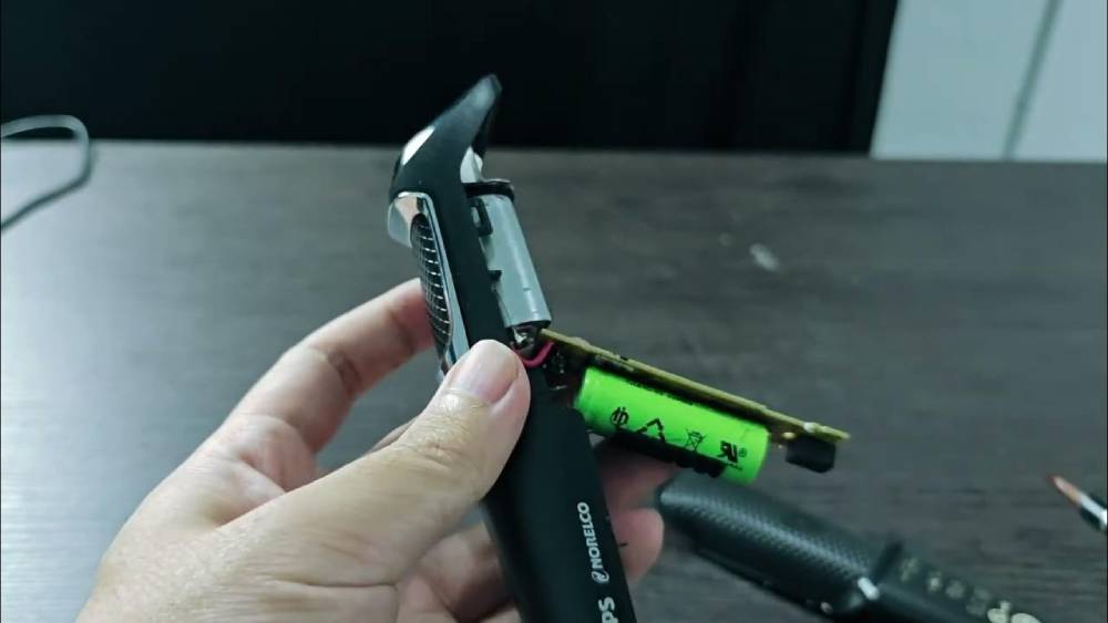 Come risolvere il problema del rasoio Philips che non si ricarica