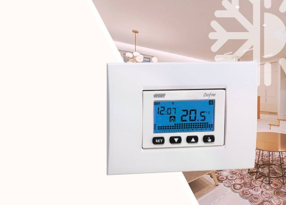 Qual è la differenza tra un cronotermostato è un termostato?