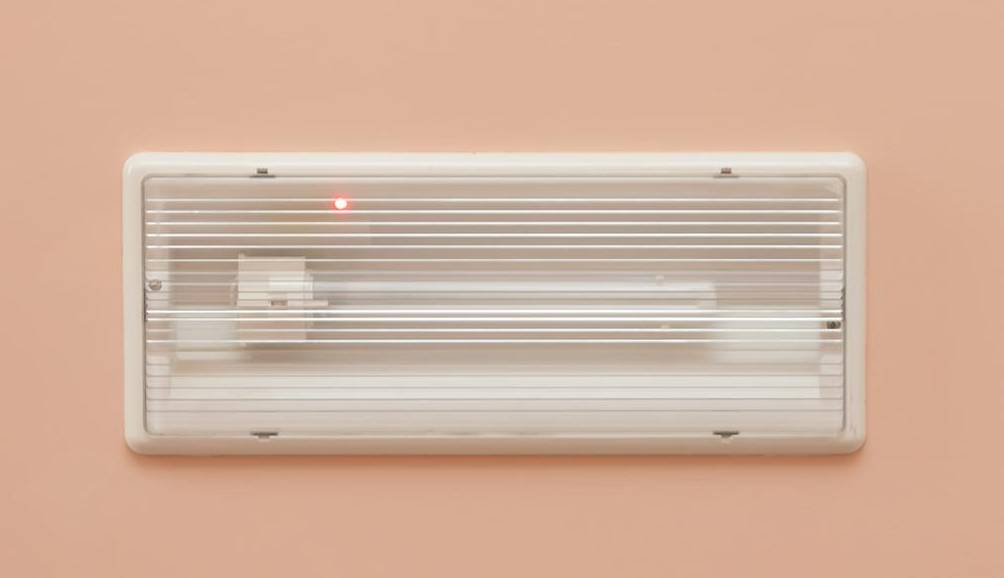 Quanto dura una lampada di emergenza Beghelli? Scopri la durata!