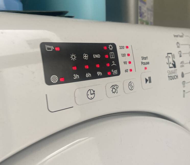 Spie lampeggianti sull'asciugatrice Candy: cosa fare?