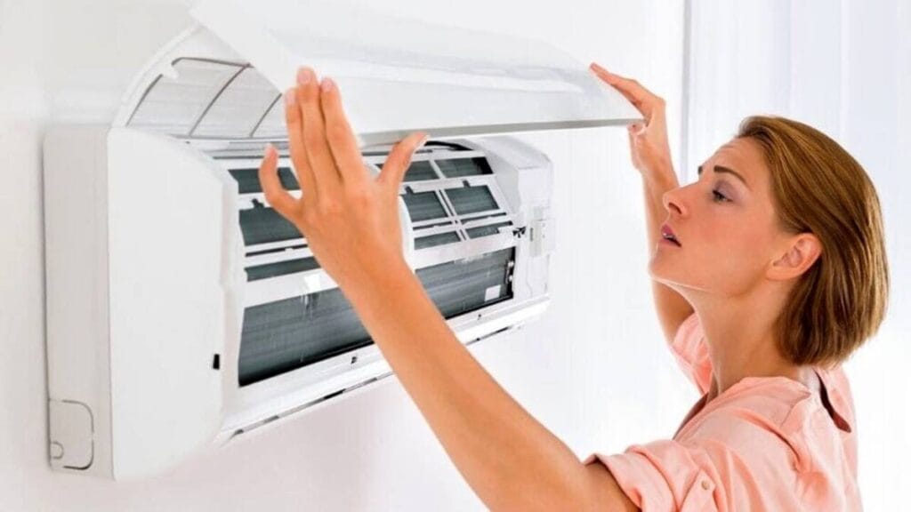 Condizionatore perde acqua: scopri cosa fare subito