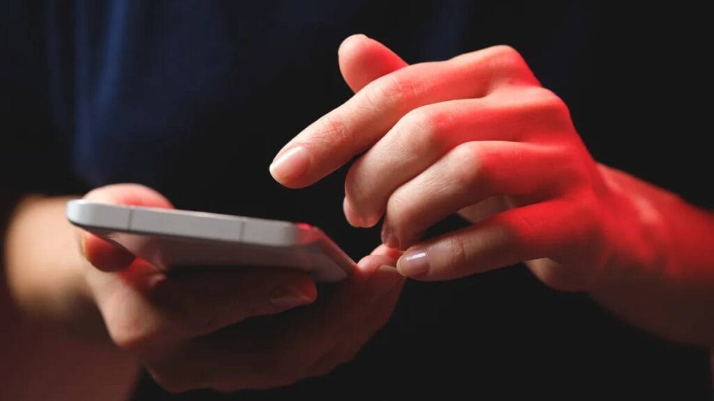 Telefono sotto controllo: scopri se qualcuno spia le tue chiamate