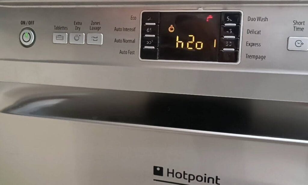 Lavastoviglie Ariston Hotpoint: spie lampeggianti e soluzioni