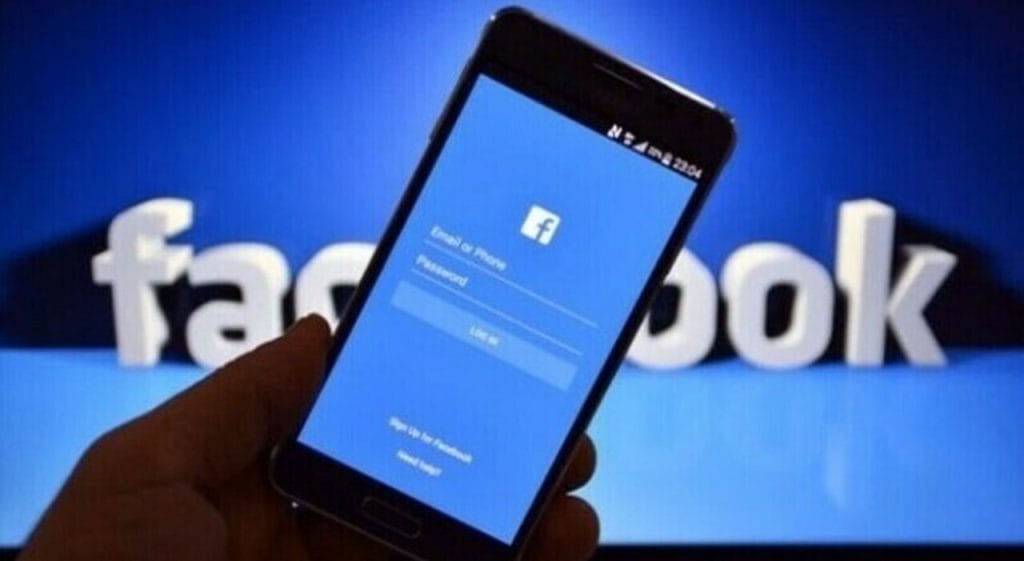 Italia, allarme truffa Facebook: account a rischio blocco